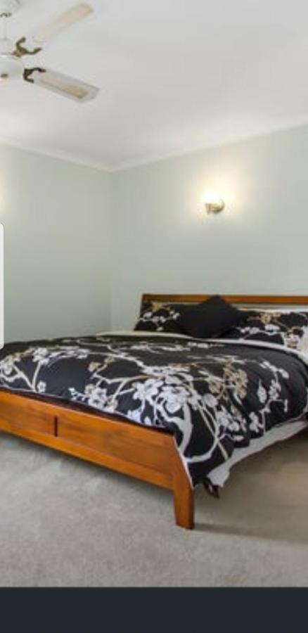 Surf Bungalow, Pet Friendly And Breakfast Surf Beach